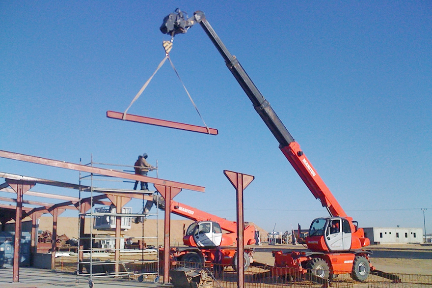 曼尼通Manitou 3255 P旋转型伸缩臂叉装车 