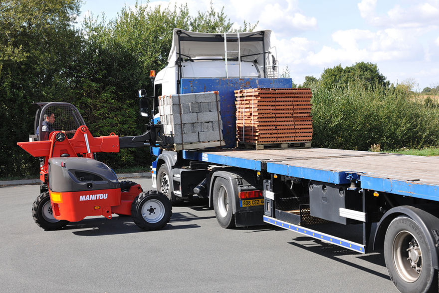 曼尼通Manitou TMT 27S车载式伸缩臂叉装车 